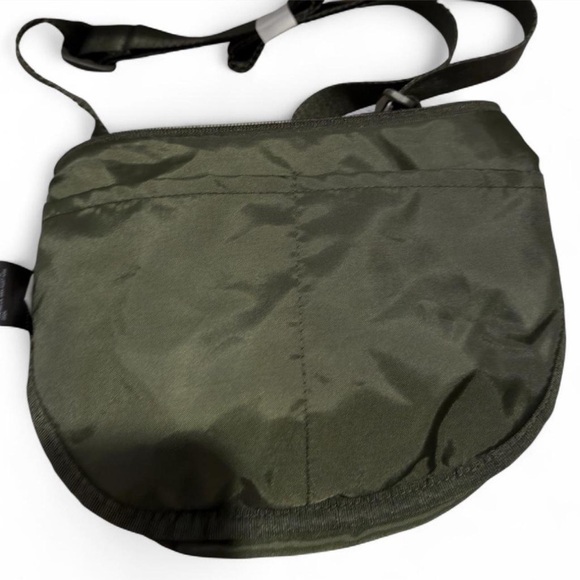 Brand New Uniqlo Olive Green Shoulder Bag Unisex - Picture 3 of 4